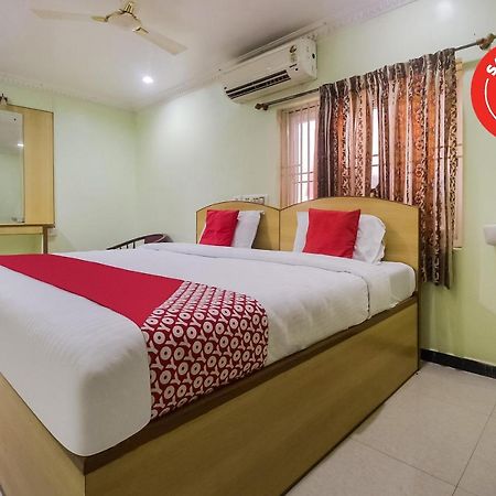 Oyo 70841 Hotel Anjali Residency Velur Exterior foto