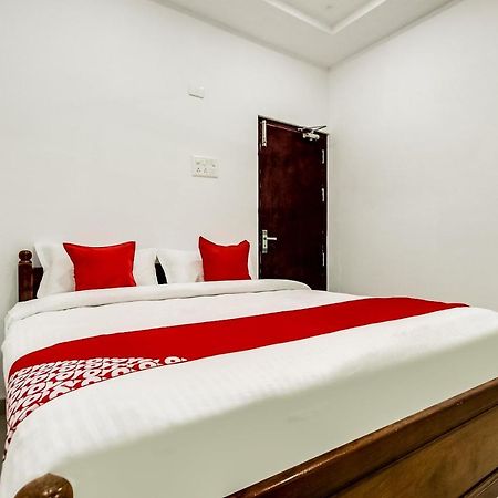 Oyo 70841 Hotel Anjali Residency Velur Exterior foto