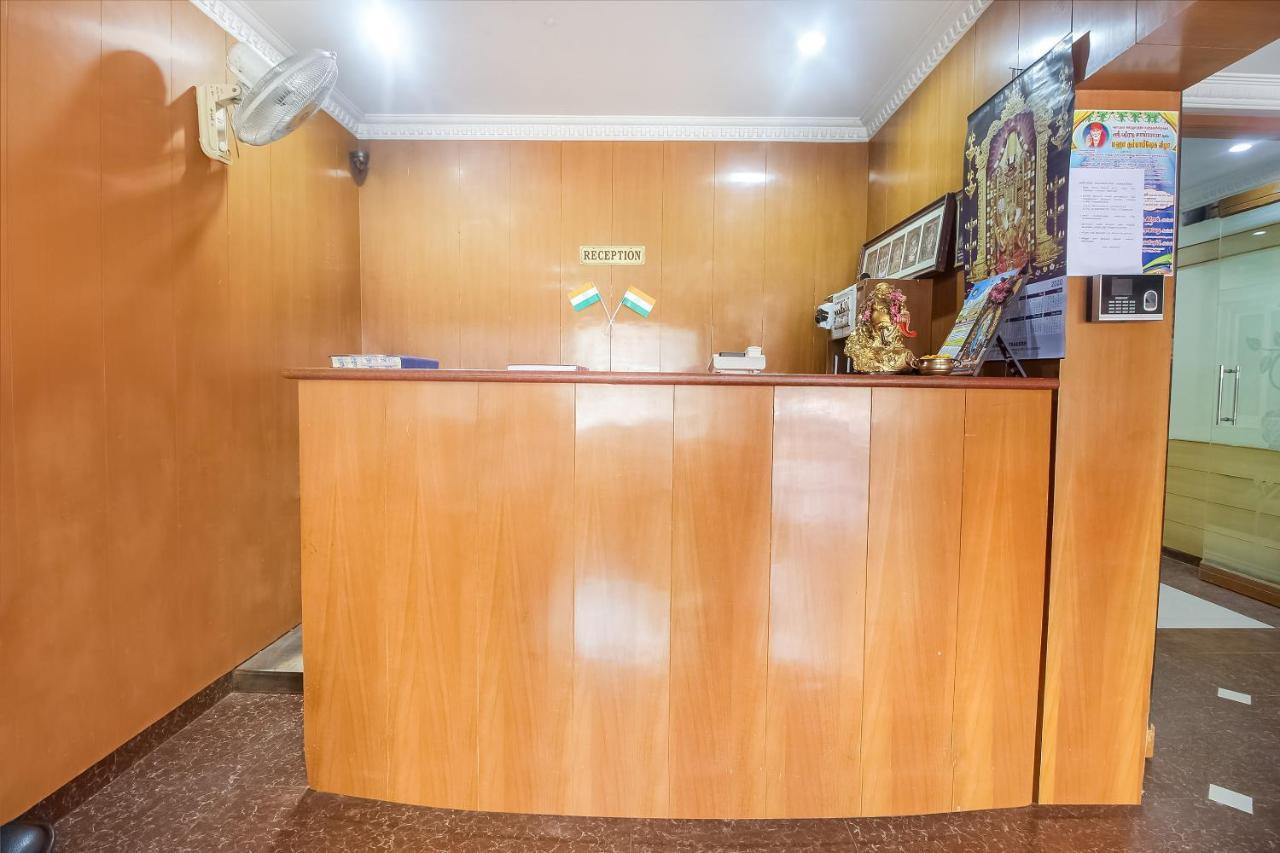 Oyo 70841 Hotel Anjali Residency Velur Exterior foto