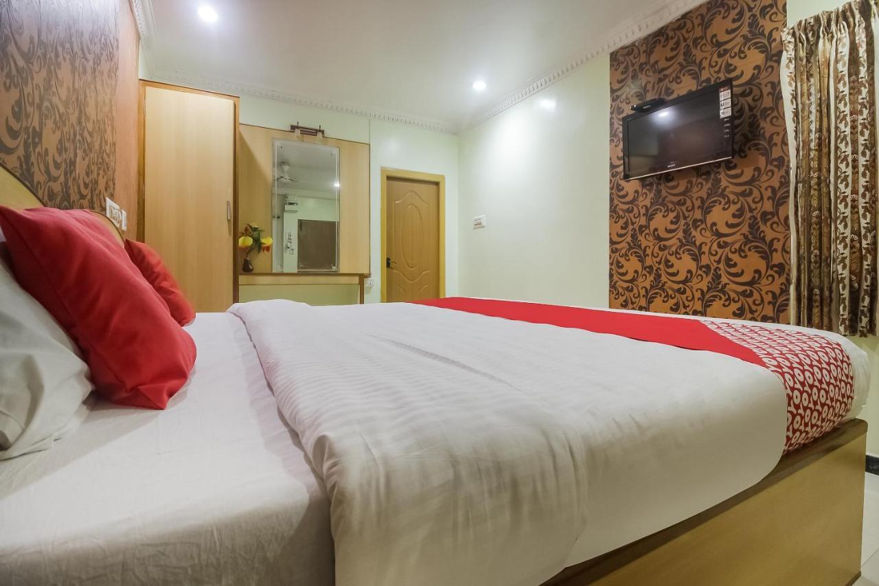 Oyo 70841 Hotel Anjali Residency Velur Exterior foto