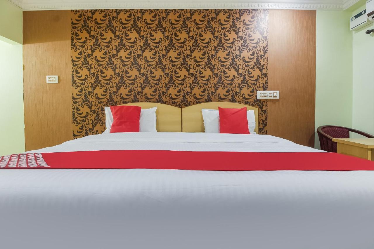 Oyo 70841 Hotel Anjali Residency Velur Exterior foto