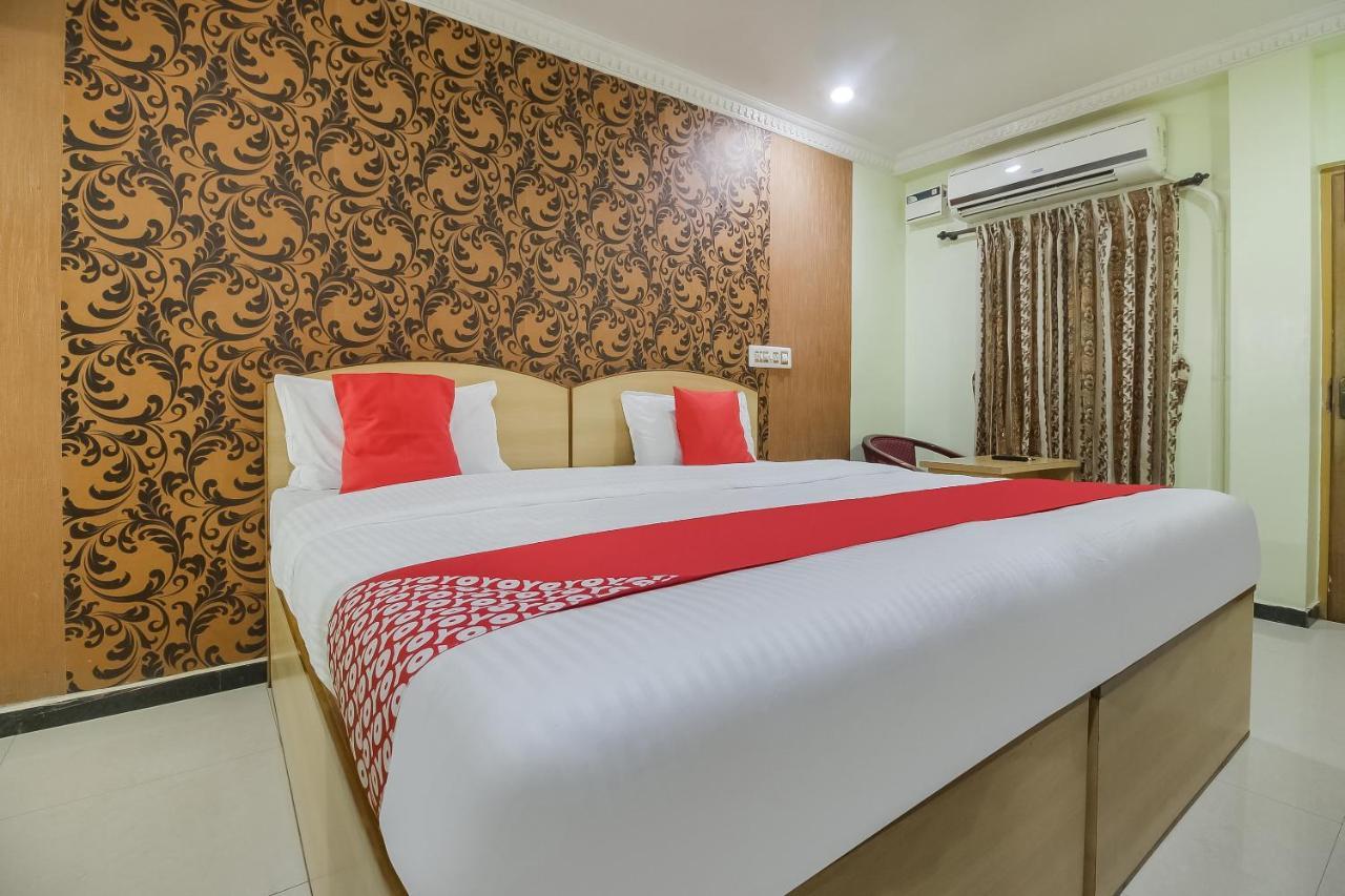 Oyo 70841 Hotel Anjali Residency Velur Exterior foto