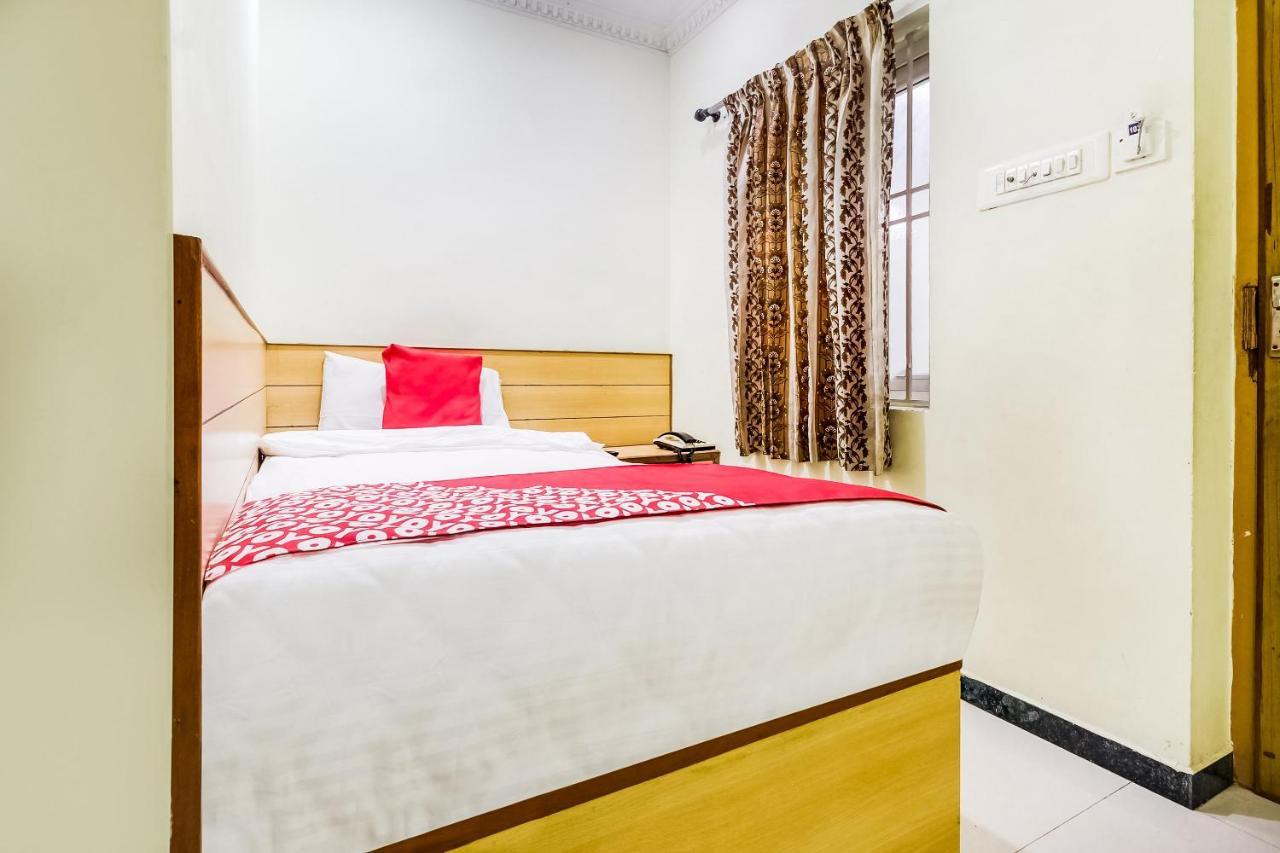 Oyo 70841 Hotel Anjali Residency Velur Exterior foto